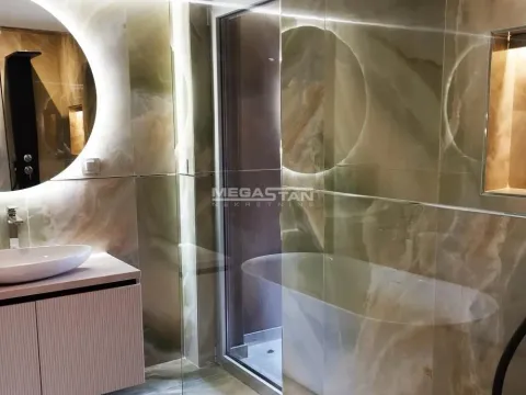 Izdavanje, četvorosoban stan, 177m², Senjak, Beograd - image 2