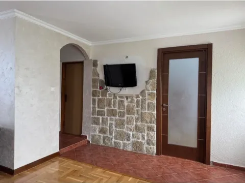 Izdavanje, dvosoban stan, 60m², Donja Gorica, Podgorica - image 3