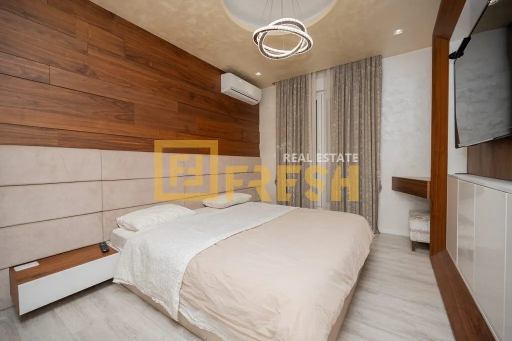 Prodaja, trosoban stan, 180m², City Kvart, Podgorica