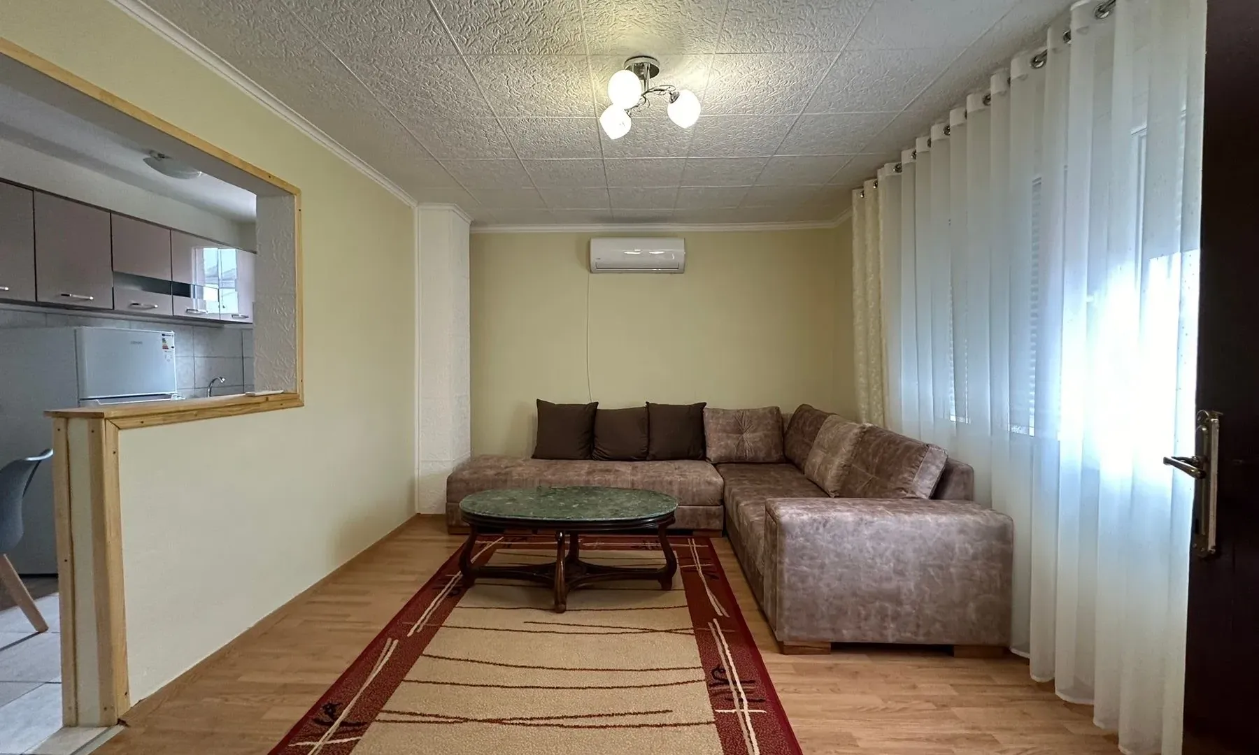 Izdavanje, dvosoban stan, 60m², 1 maj, Podgorica