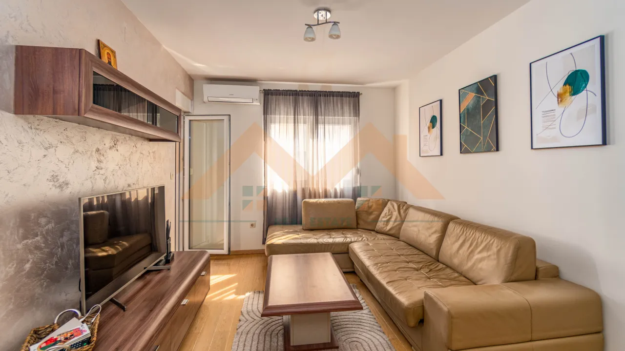 Izdavanje, jednosoban stan, 48m², City Kvart, Podgorica