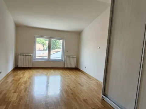 Izdavanje, četvorosoban stan, 157m², Savski Venac, Beograd - image 10