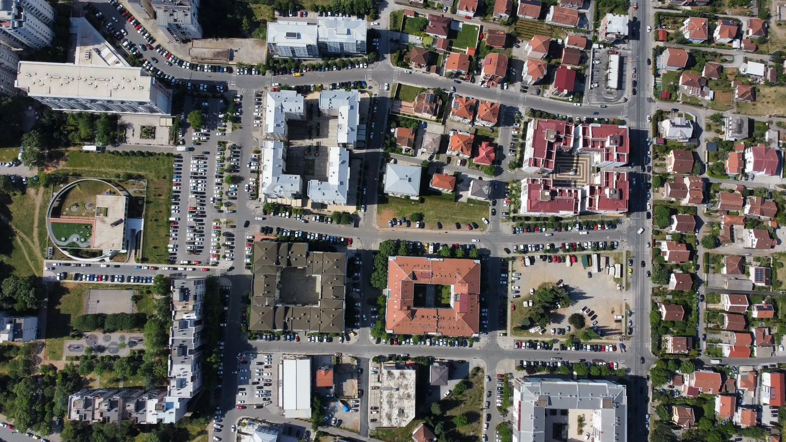 Rent, parking/garage, 15m², Blok 9, Podgorica