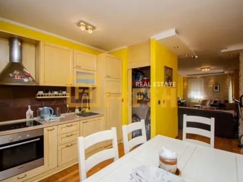 Prodaja, četvorosoban stan, 139m², Momišići, Podgorica - image 8