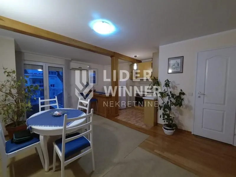 Prodaja, trosoban stan, 85m², Kalenić Pijaca, Vračar Sve Podlokacije