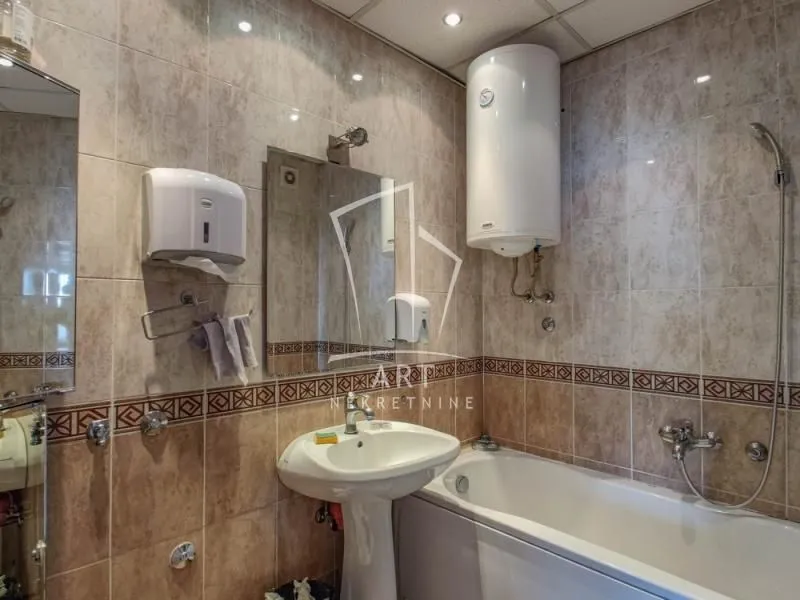Sale, four bedroom apartment, 137m², Novi Beograd Blok 22, Novi Beograd Sve Podlokacije