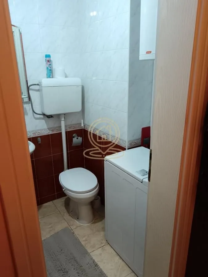 Izdavanje, trosoban stan, 58m², Rotkvarija, Novi Sad Sve Podlokacije