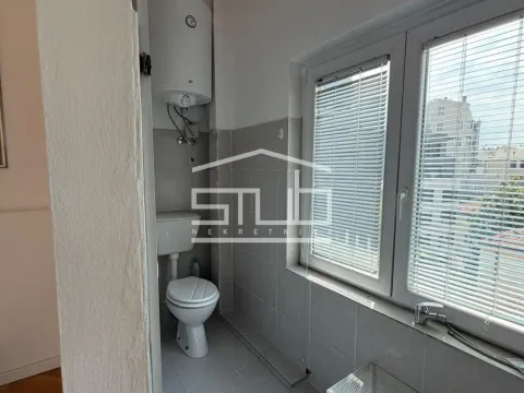 Rent, four bedroom apartment, 150m², Neimar, Vračar Sve Podlokacije - image 19