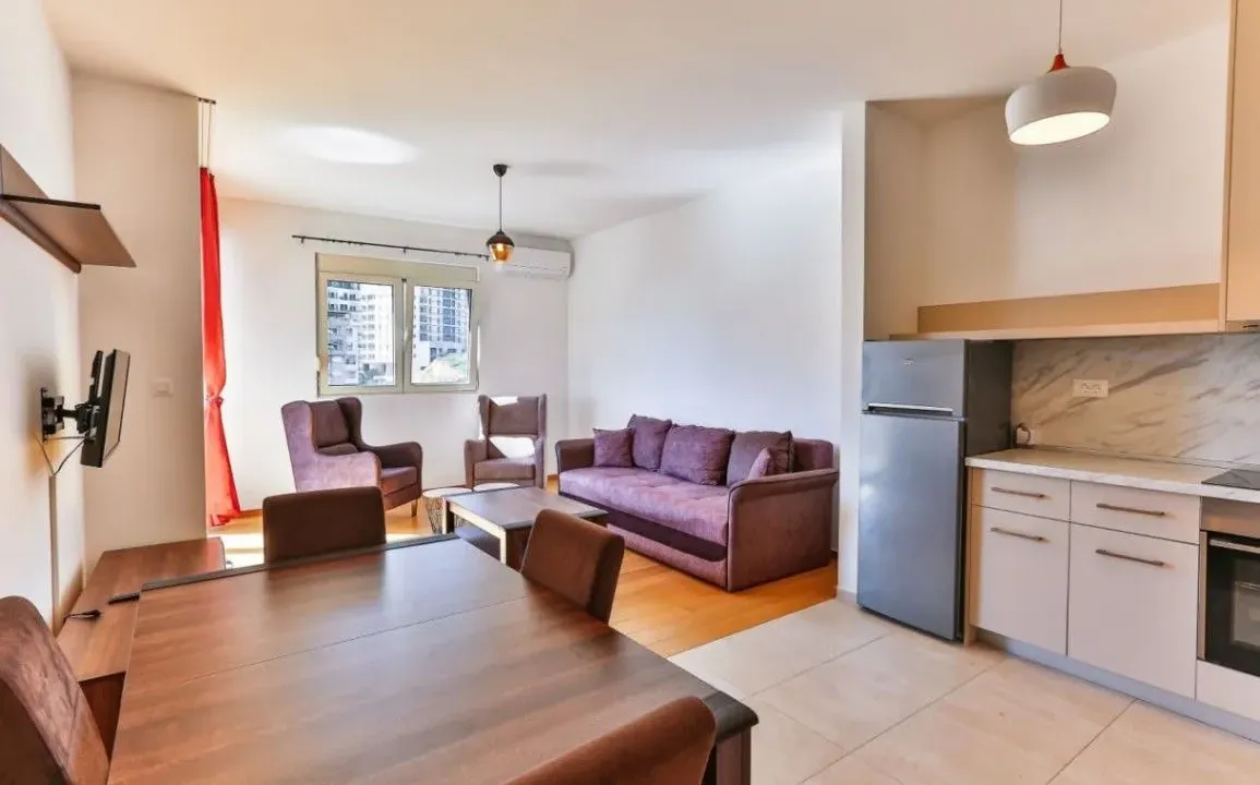 Izdavanje, jednosoban stan, 47m², Bečići, Budva