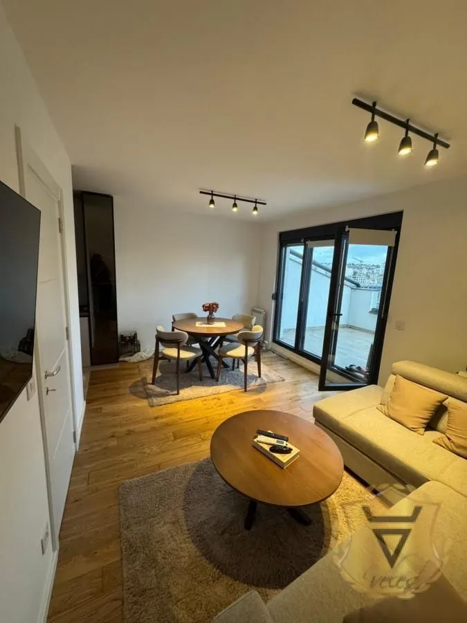 Izdavanje, četvorosoban stan, 75m², Autokomanda, Voždovac Sve Podlokacije