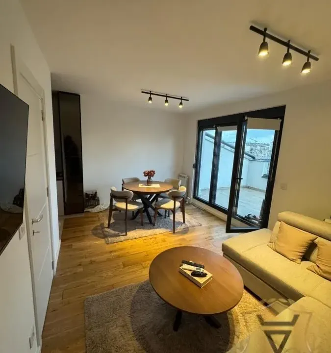 Izdavanje, četvorosoban stan, 75m², Autokomanda, Voždovac Sve Podlokacije