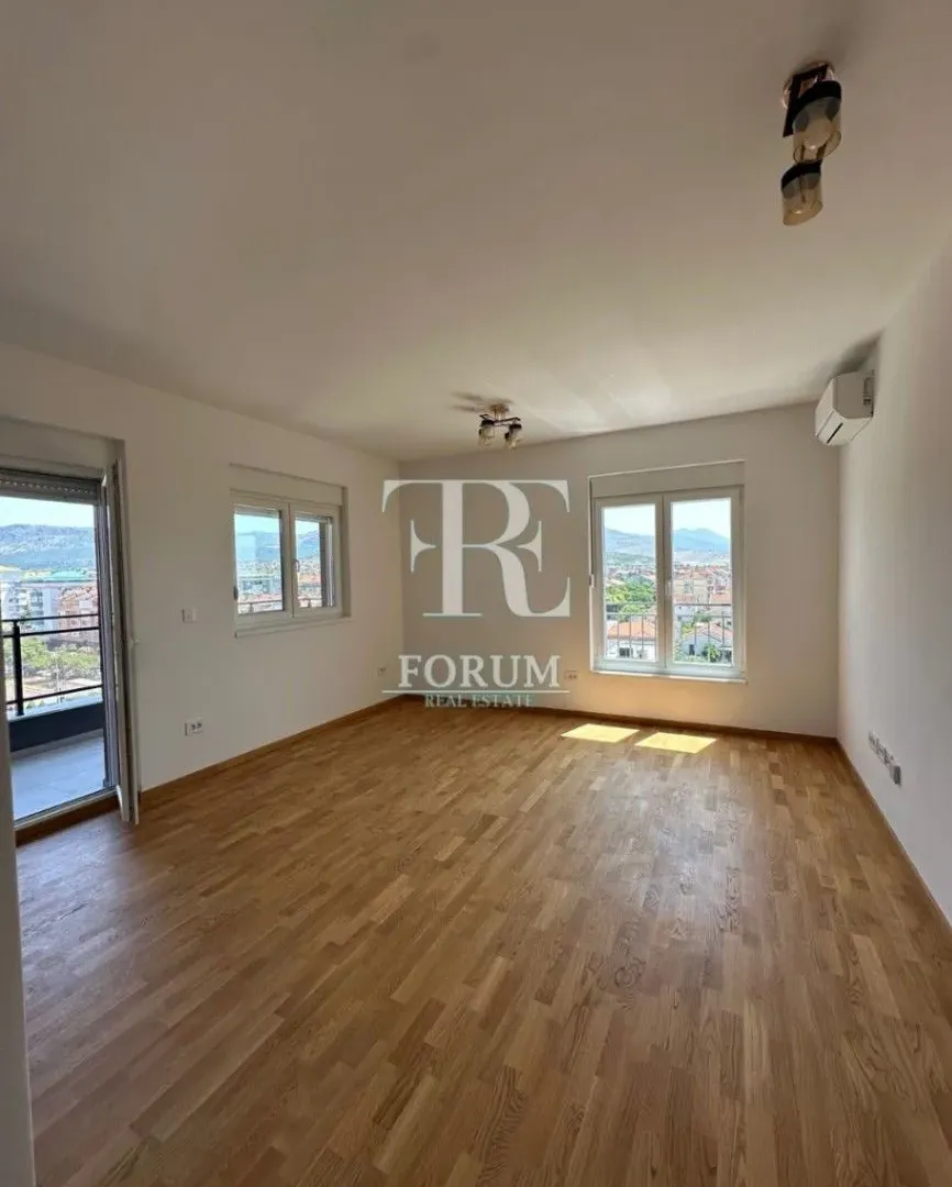 Izdavanje, dvosoban stan, 65m², Stari Aerodrom, Podgorica