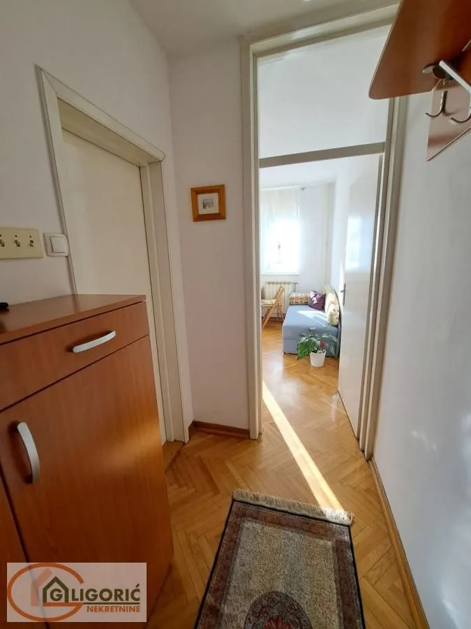Izdavanje, jednosoban stan, 30m², Savski Venac, Beograd