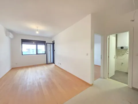 Prodaja, jednosoban stan, 43m², Bečići, Budva - image 1