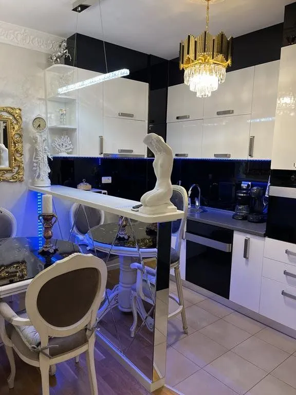Izdavanje, jednosoban stan, 53m², City Kvart, Podgorica
