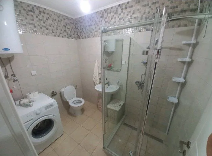 Izdavanje, dvosoban stan, 55m², Stari Aerodrom, Podgorica