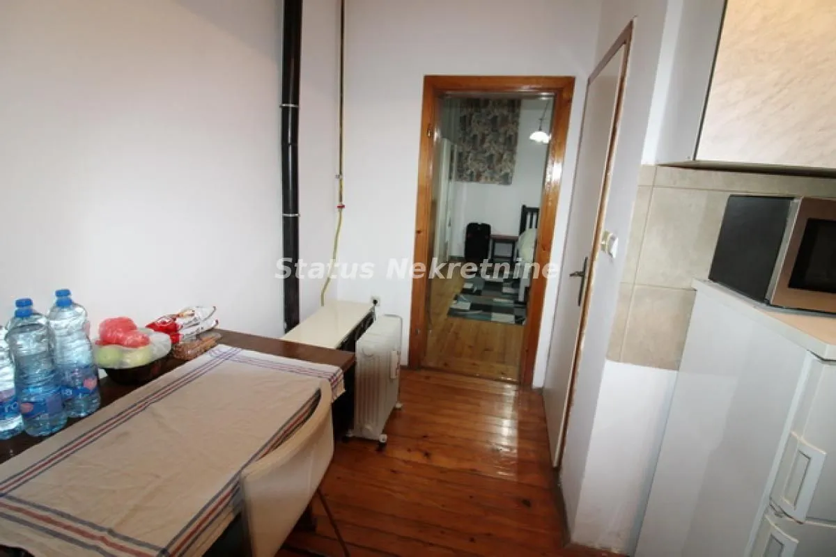 Prodaja, kuća, 429m², Vidovdansko naselje, Novi Sad Sve Podlokacije