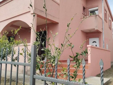 Sale, house, 220m², Šušanj, Bar