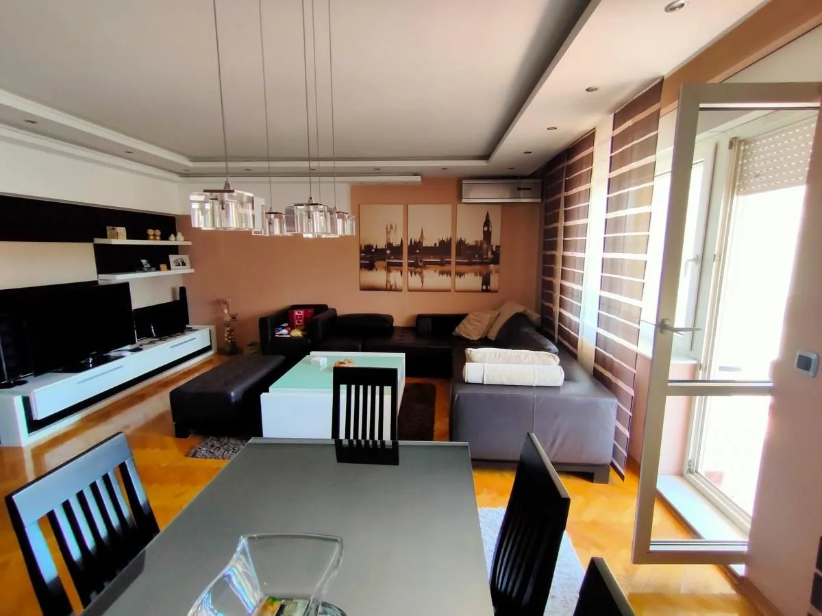 Izdavanje, trosoban stan, 103m², Spens, Novi Sad Sve Podlokacije