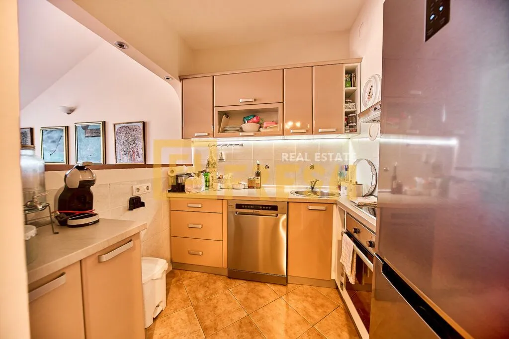 Prodaja, dvosoban stan, 64m², Stara Varoš, Podgorica
