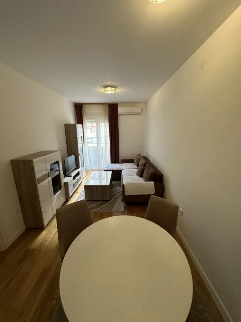 Rent, one bedroom apartment, 42m², Central Point, Podgorica