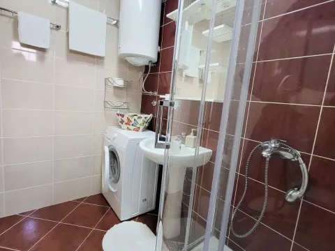 Rent, one bedroom apartment, 50m², Petrovac, Budva - image 18