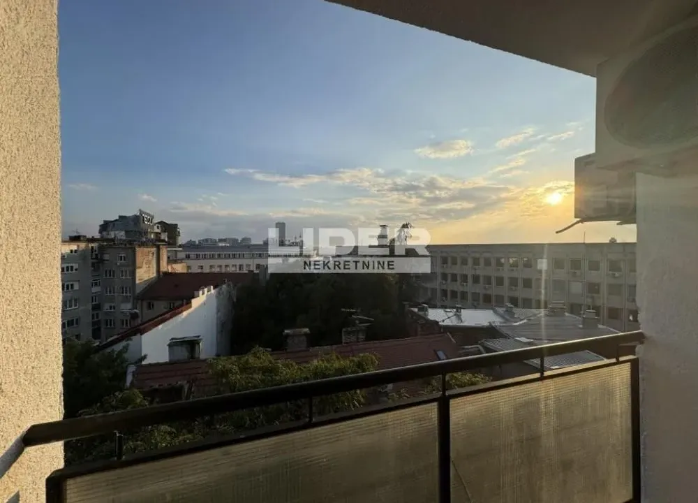 Izdavanje, dvosoban stan, 64m², Obilićev Venac, Beograd