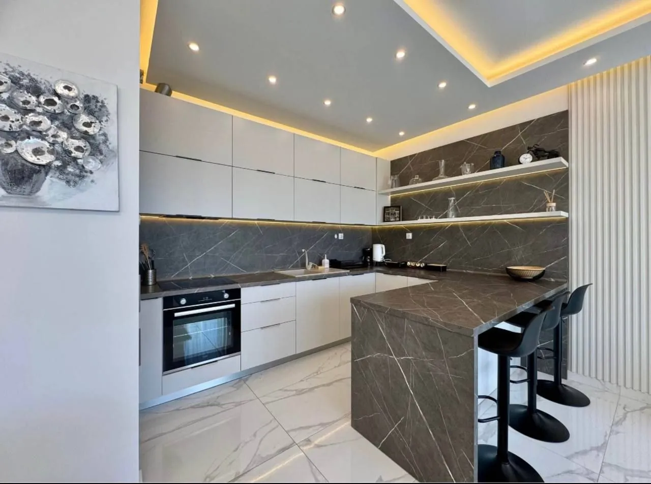 Rent, two bedroom apartment, 95m², Bečići, Budva