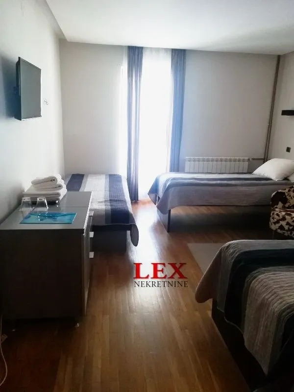 Sale, office space, 1100m², Raška, Srbija