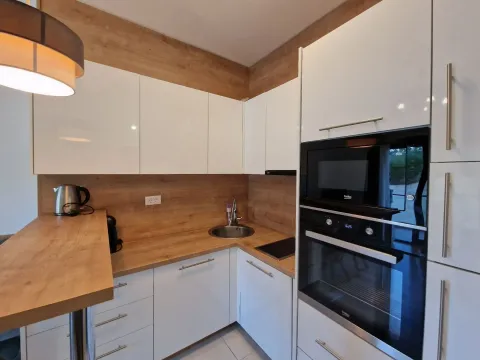 Izdavanje, jednosoban stan, 43m², Bečići, Budva - image 17