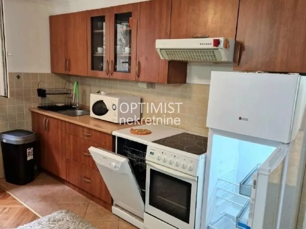Izdavanje, dvosoban stan, 65m², Čukarica, Beograd