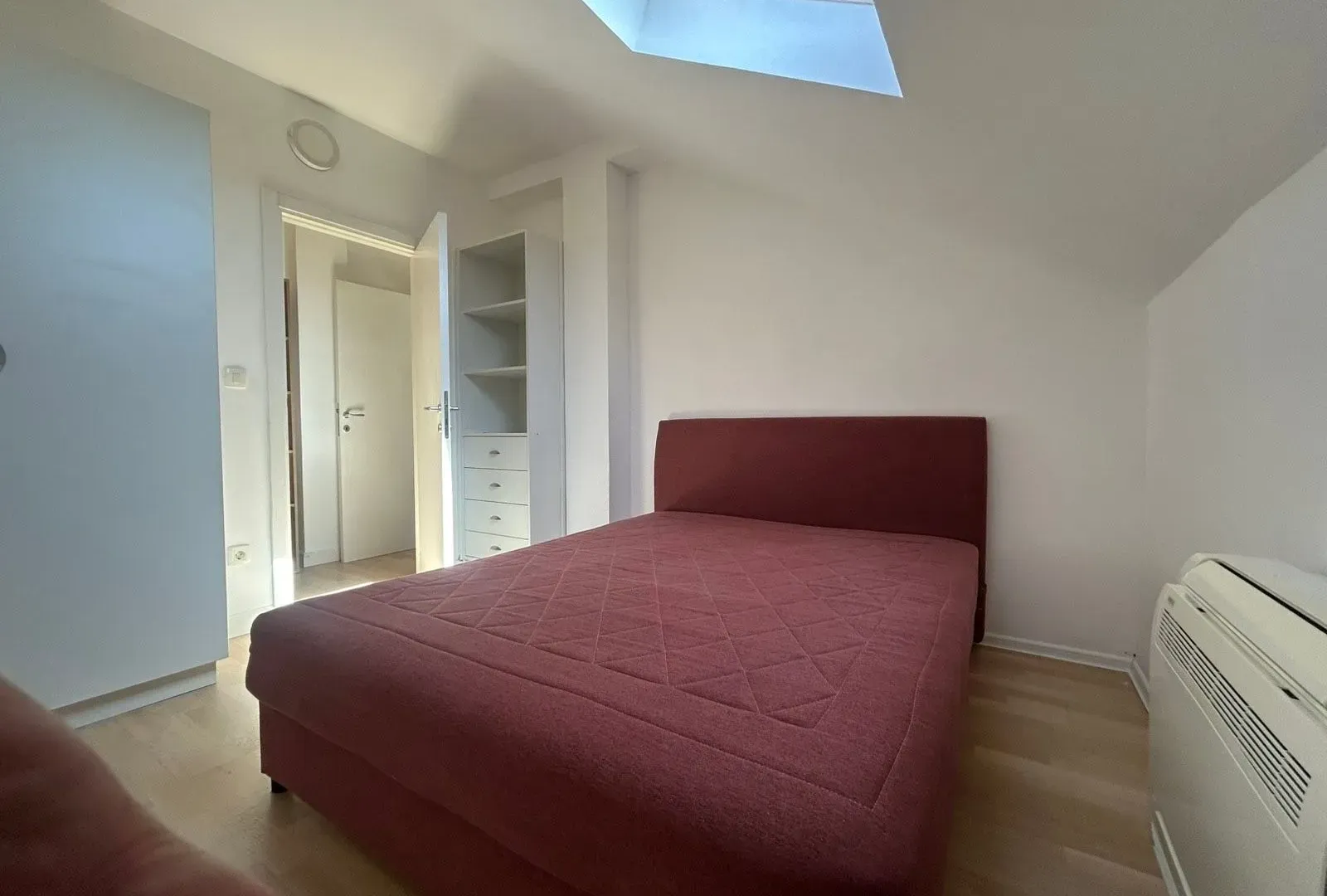 Izdavanje, kuća, 65m², Dalmatinska ulica, Podgorica