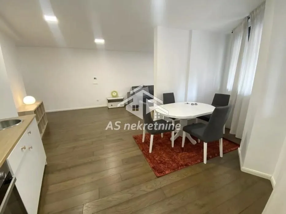 Rent, apartment, 77m², Vračar Sve Podlokacije, Beograd