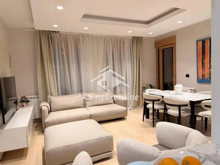 Izdavanje, četvorosoban stan, 103m², Stari Grad, Beograd