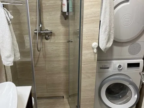 Izdavanje, dvosoban stan, 55m², Pod Kuk, Tivat - image 11