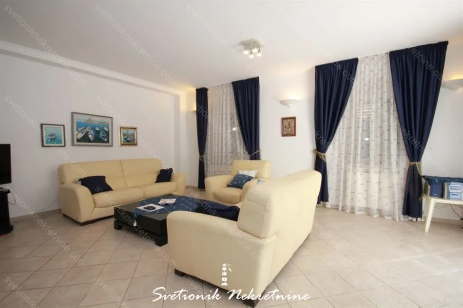Prodaja, petosoban stan, 230m², Meljine, Herceg Novi
