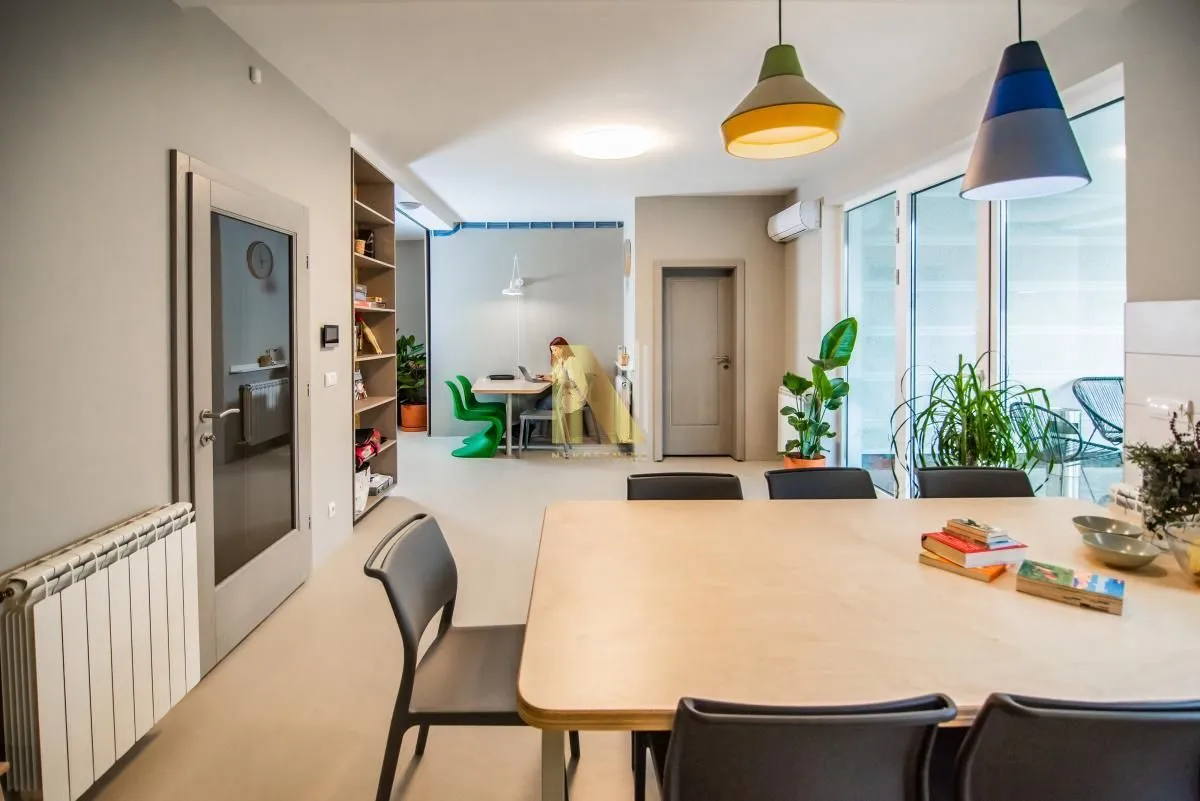 Rent, office space, 353m², Novo naselje, Novi Sad