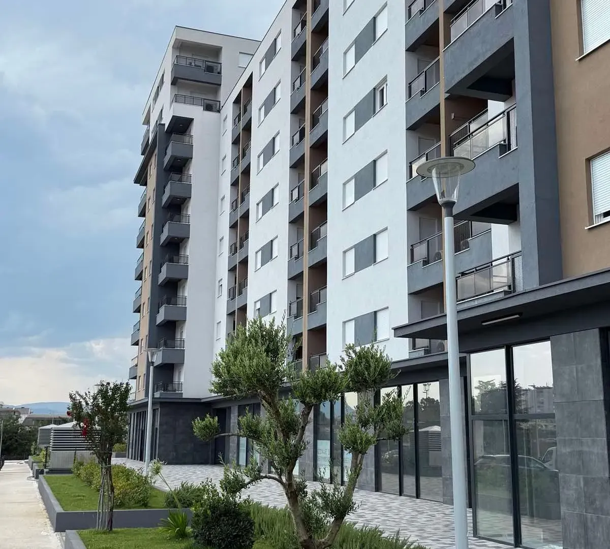 Izdavanje, dvosoban stan, 65m², Stari Aerodrom, Podgorica