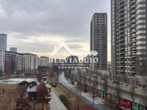 Izdavanje, trosoban stan, 76m², Grad, Kotor - image 13