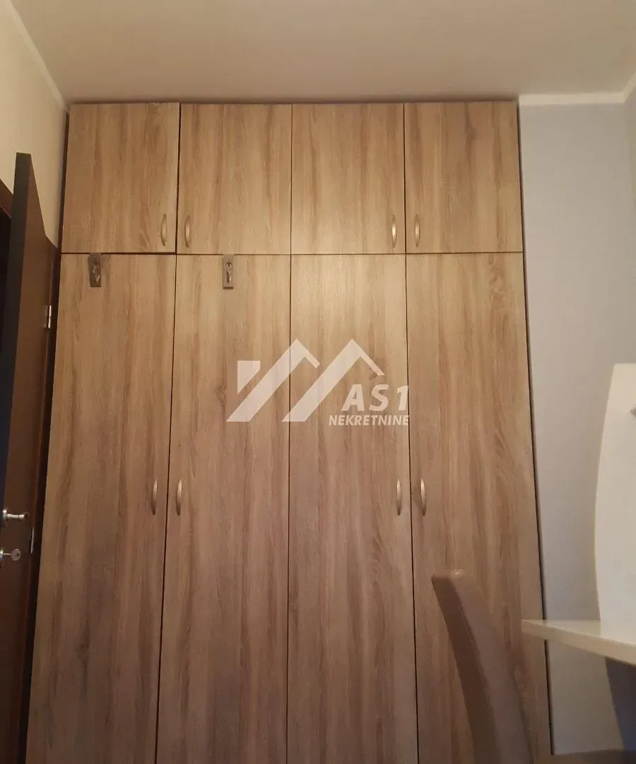 Izdavanje, dvosoban stan, 40m², Adamovićevo Naselje, Novi Sad Sve Podlokacije