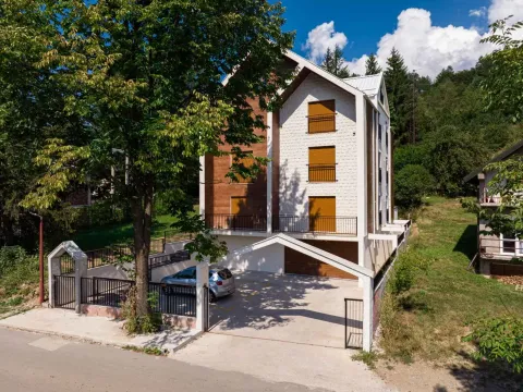 Prodaja, stan, 74m², Kolašin, Crna Gora - image 2