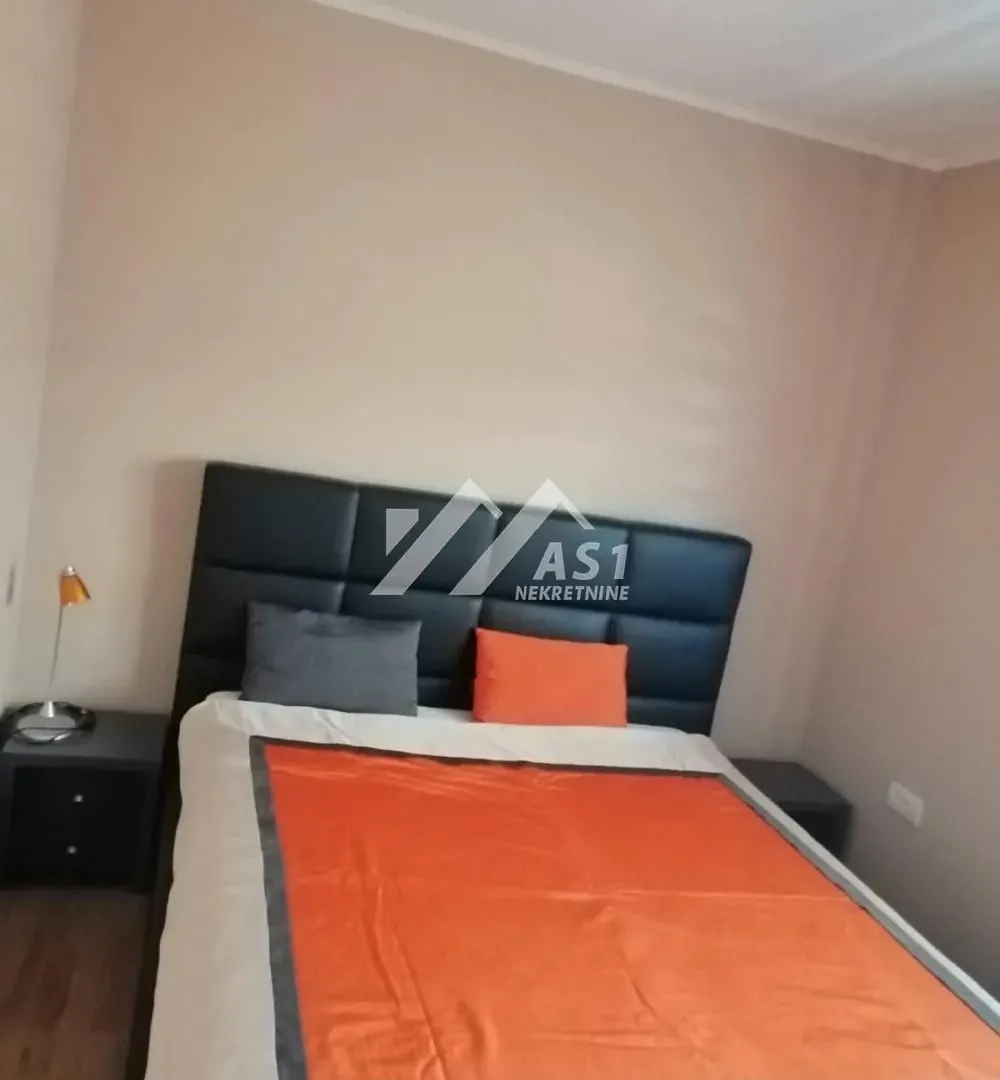 Izdavanje, četvorosoban stan, 95m², Novo naselje, Novi Sad