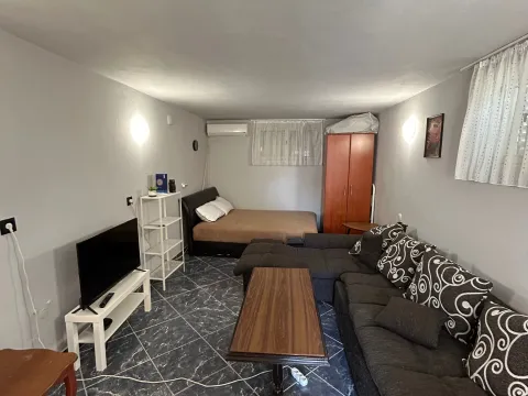 Izdavanje, jednosoban stan, 35m², City Kvart, Podgorica - image 3