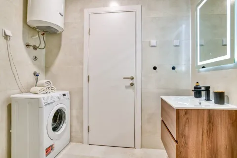 Izdavanje, jednosoban stan, 53m², Budva, Crna Gora - image 4