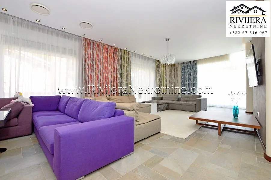 Prodaja, kuća, 285m², Njivice, Herceg Novi