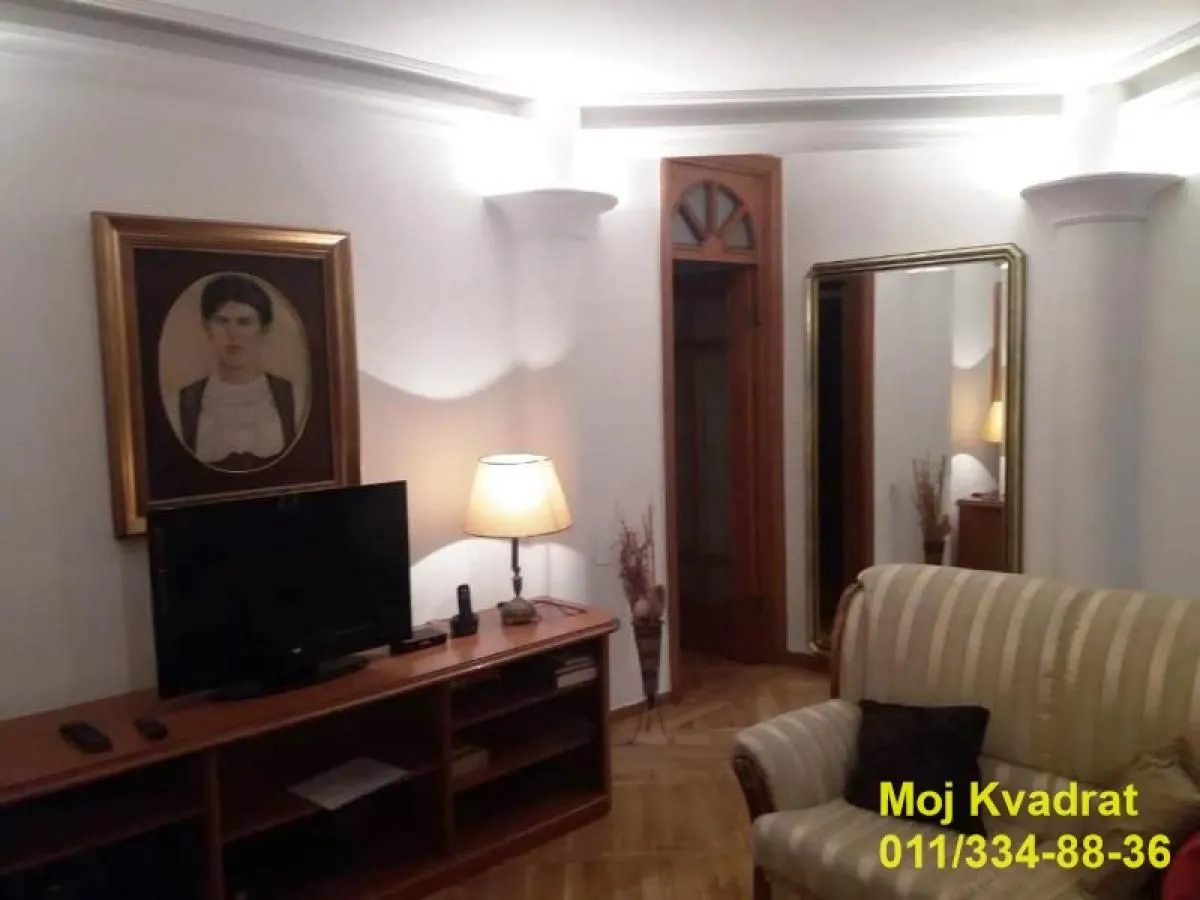 Izdavanje, četvorosoban stan, 94m², Savski Venac, Beograd