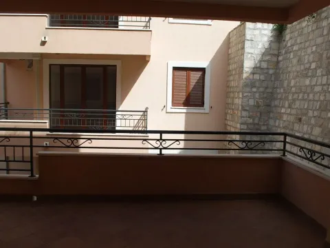 Prodaja, stan, 57m², Risan, Kotor - image 19