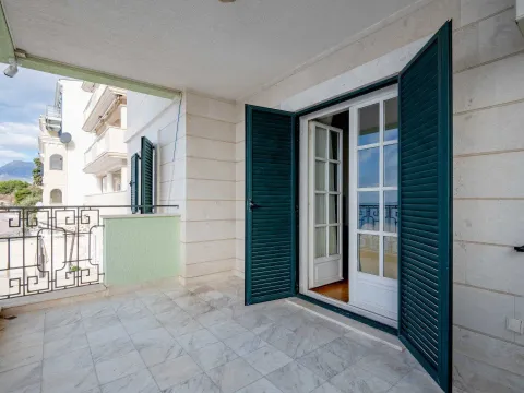 Sale, four bedroom apartment, 131m², Sveti Stefan, Budva - image 3