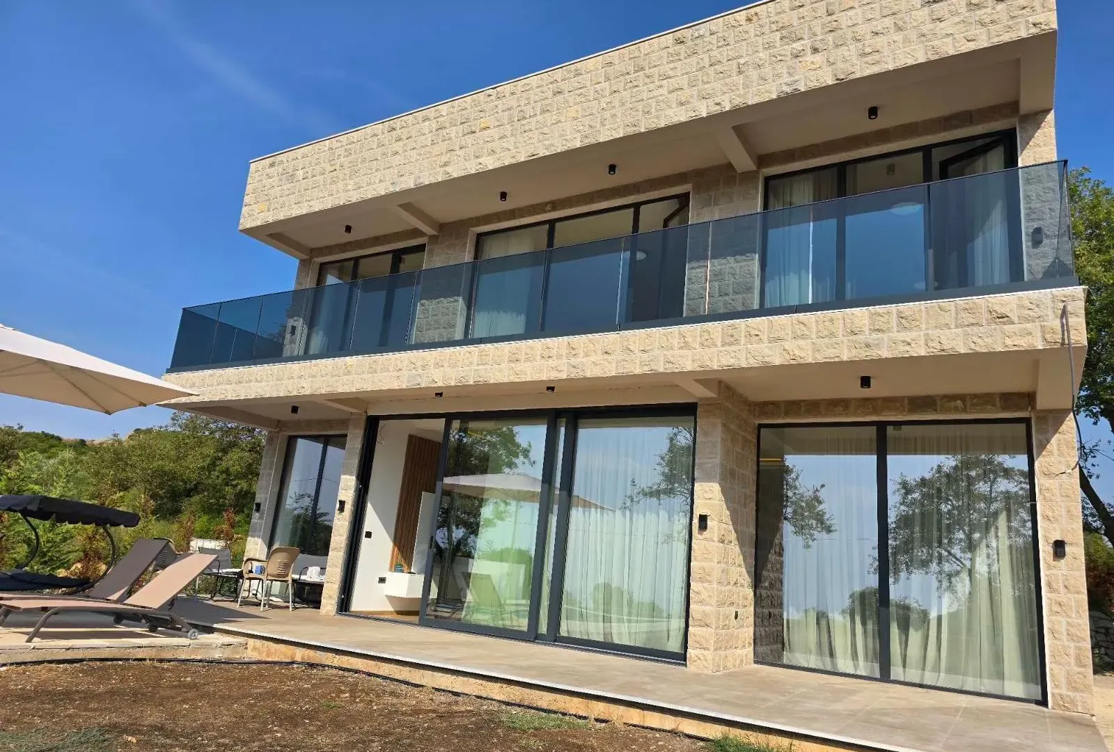 Rent, house, 250m², Višnjevo, Kotor