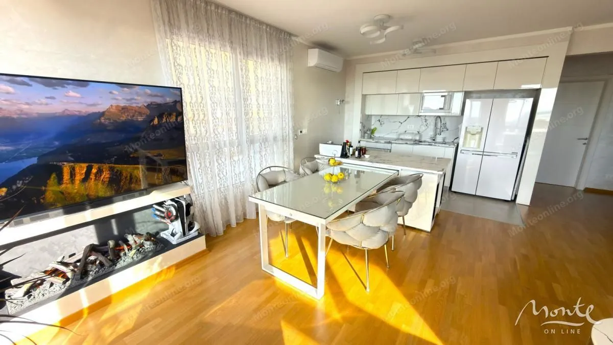 Sale, three bedroom apartment, 104m², Bečići, Budva